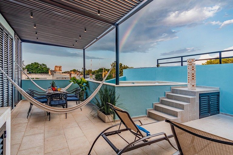 Rincón del Cielo Rooftop with glass walled pool