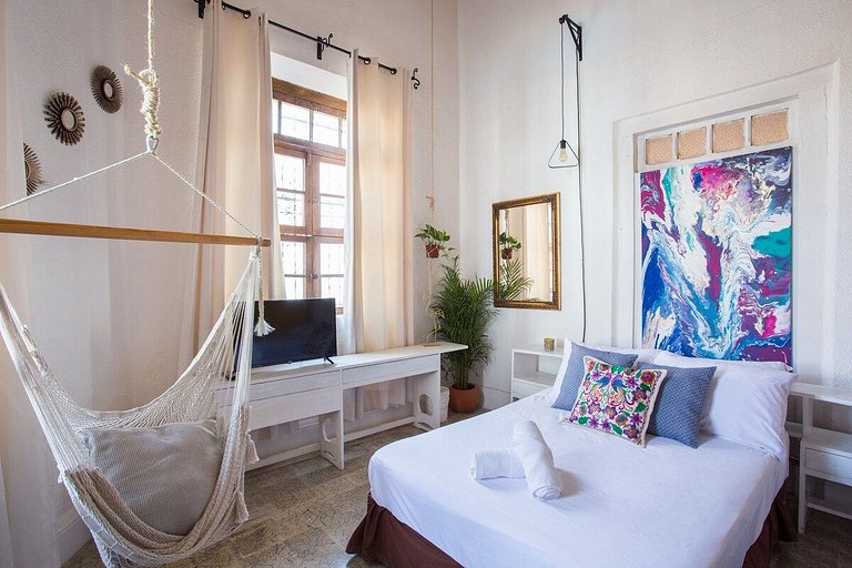 Casa Colonial Remodelada En El Barrio De Santa Ana