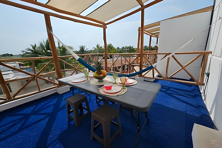 Villa con alberca, a una cuadra del mar