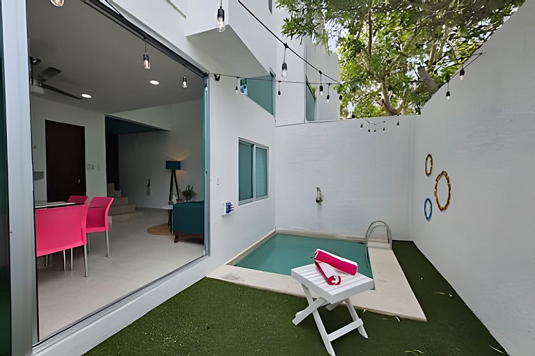 Villa con alberca, a una cuadra del mar