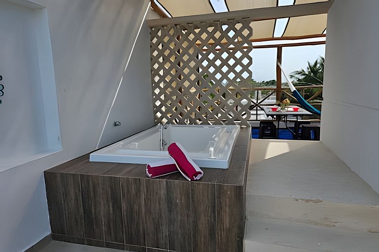 Villa con alberca, a una cuadra del mar