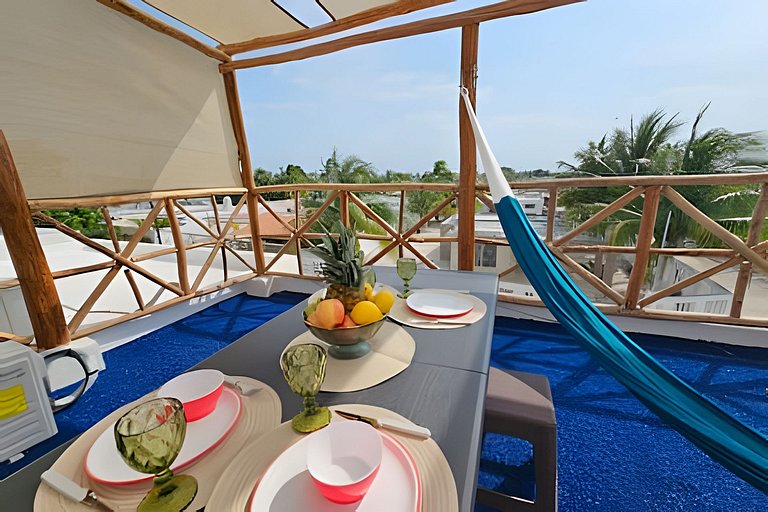 Villa con alberca, a una cuadra del mar