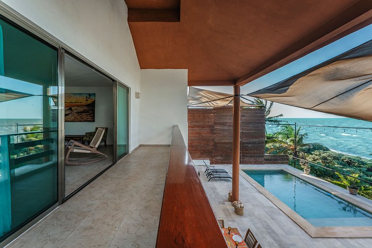 Casa Ceballos, Frente a la Playa