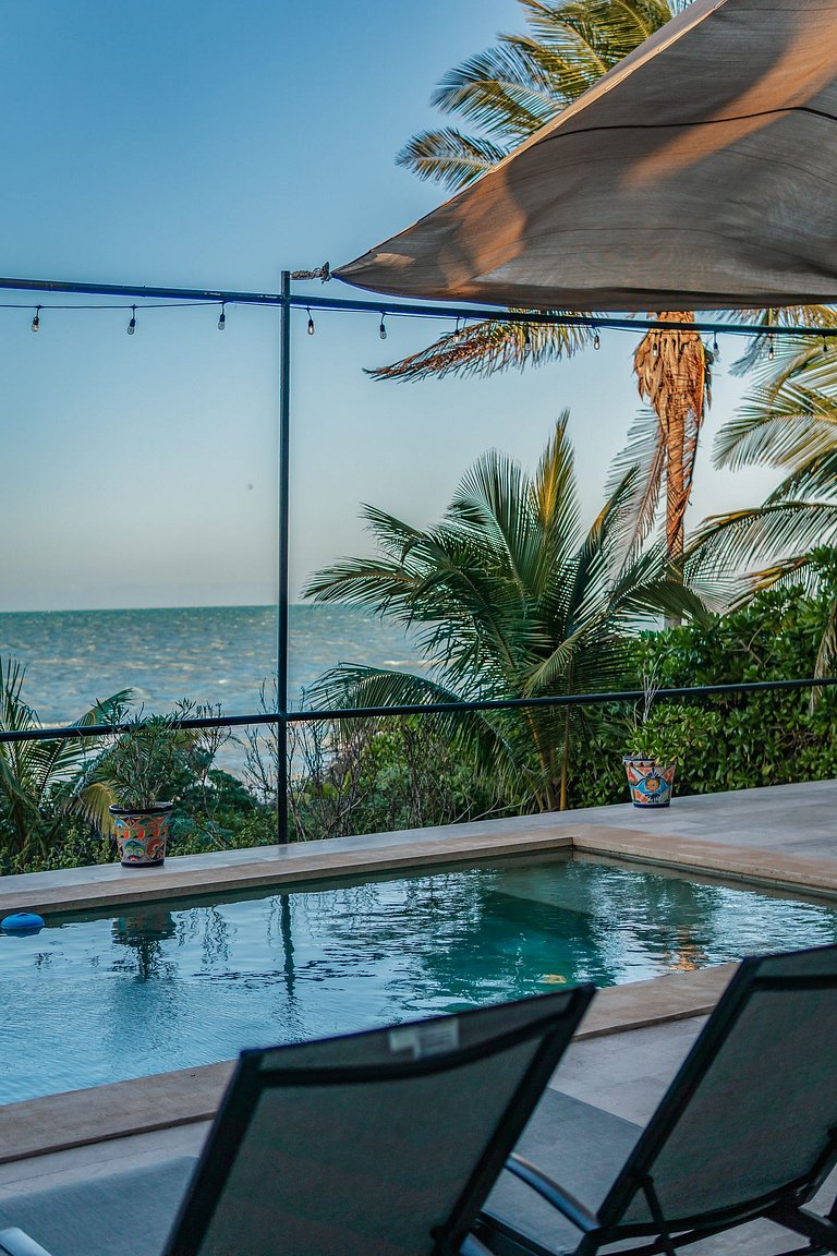 Casa Ceballos, Frente a la Playa
