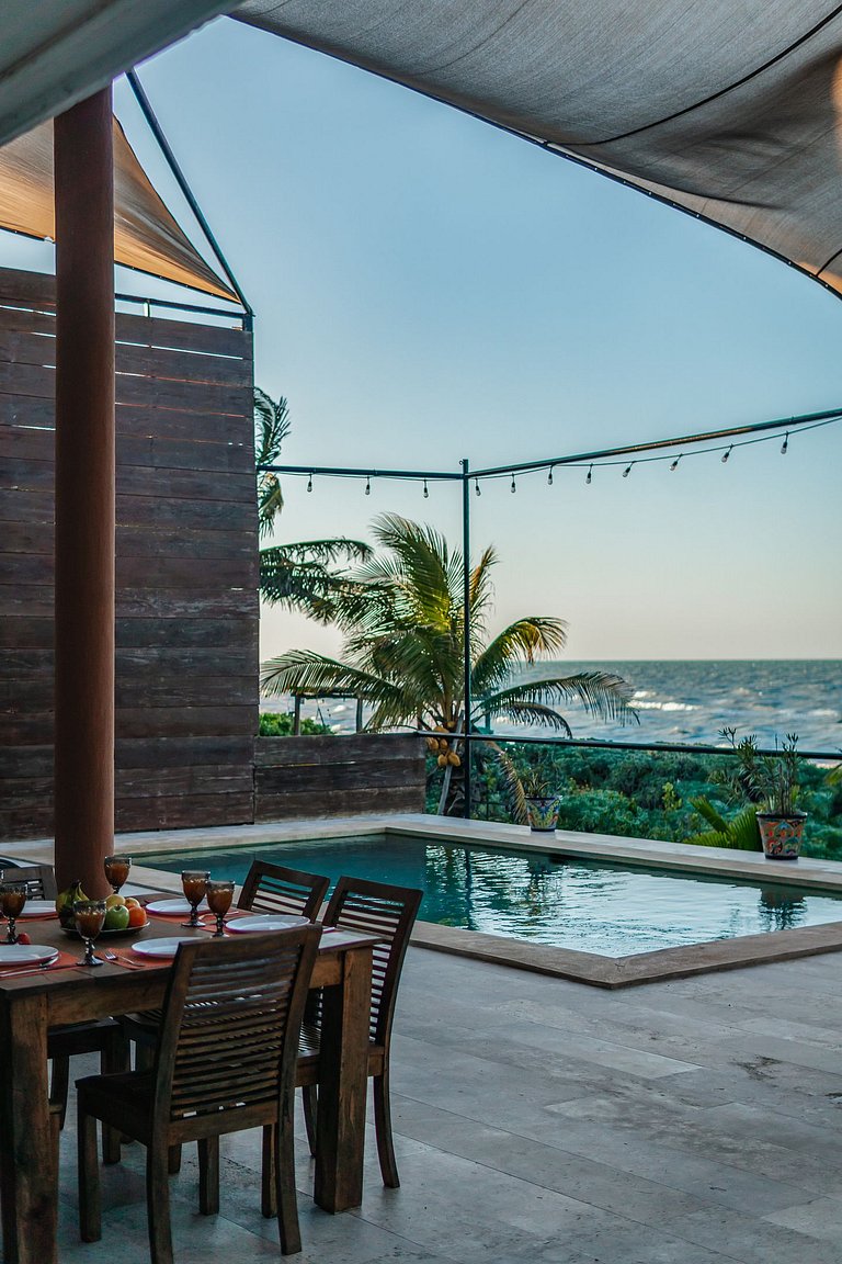 Casa Ceballos, Frente a la Playa