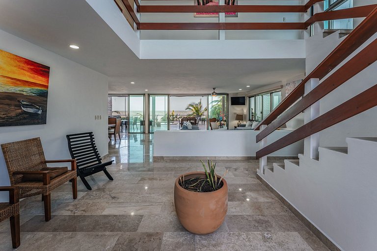 Casa Ceballos, Frente a la Playa