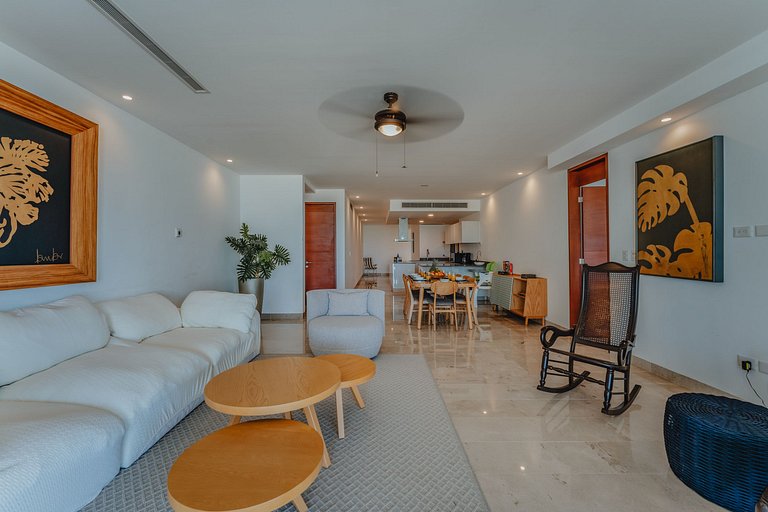 Departamento con vista al mar .