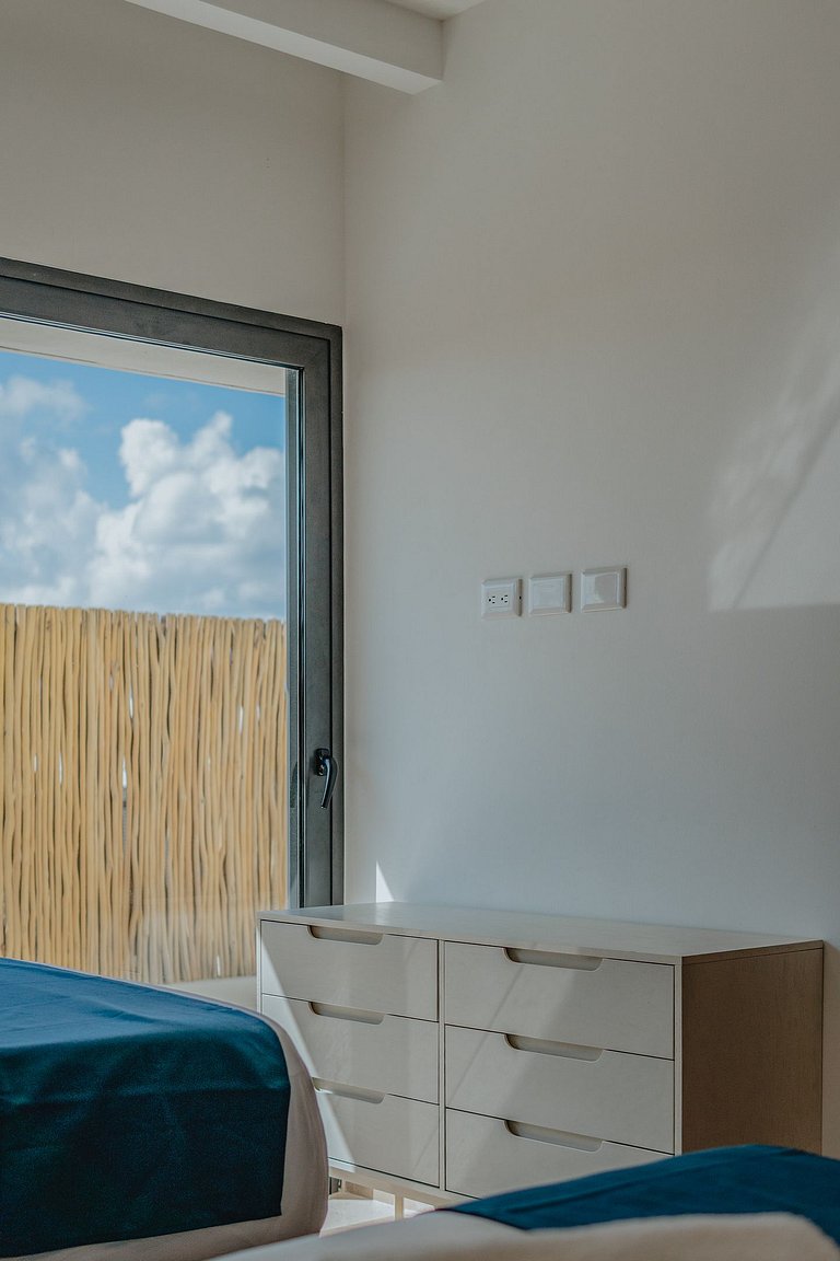 Departamento con vista al mar .