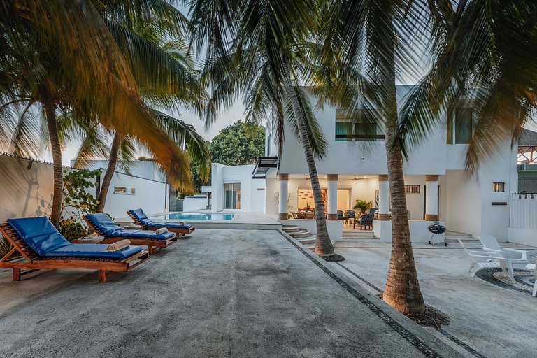 Villa 284, Beach Front