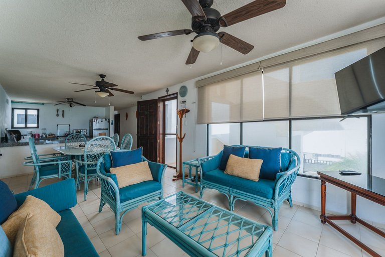 Departamento KAY a orilla del Mar, Progreso